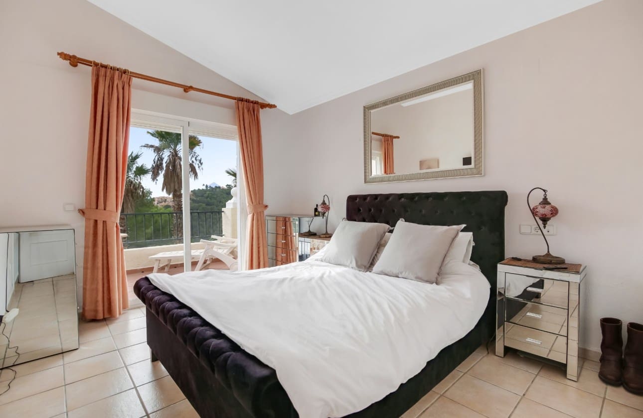 3 sypialnia Willa na sprzedaż w Altea z basenem garażem - 620 000 € (Ref: 9895642)