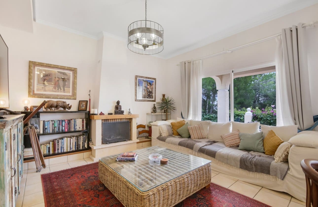 3 sypialnia Willa na sprzedaż w Altea z basenem garażem - 620 000 € (Ref: 9895642)