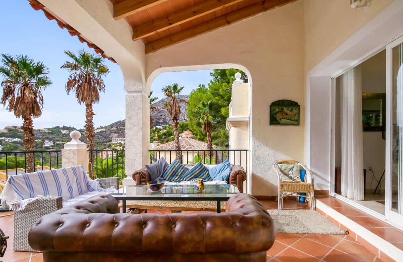 3 sypialnia Willa na sprzedaż w Altea z basenem garażem - 620 000 € (Ref: 9895642)