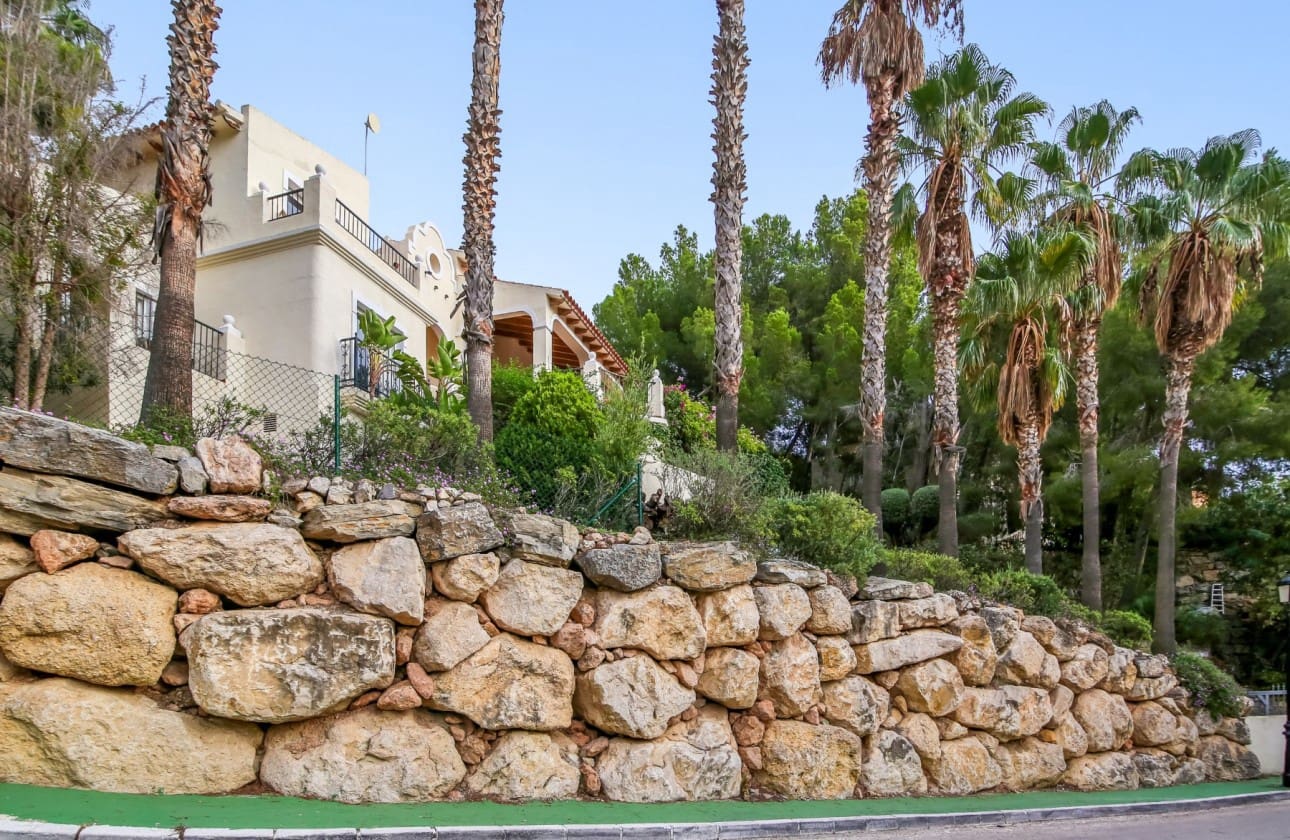 3 sypialnia Willa na sprzedaż w Altea z basenem garażem - 620 000 € (Ref: 9895642)