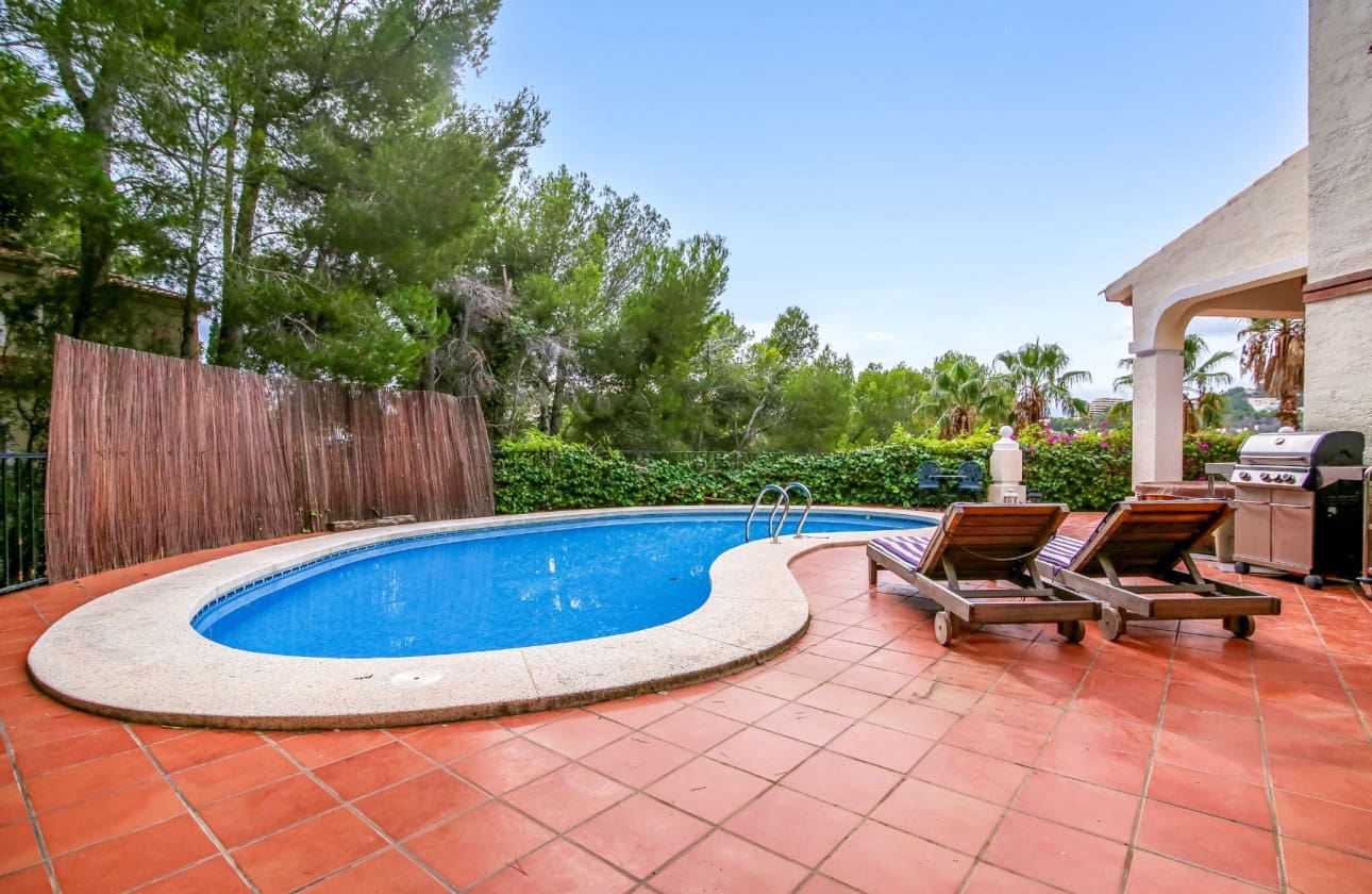 3 sypialnia Willa na sprzedaż w Altea z basenem garażem - 620 000 € (Ref: 9895642)
