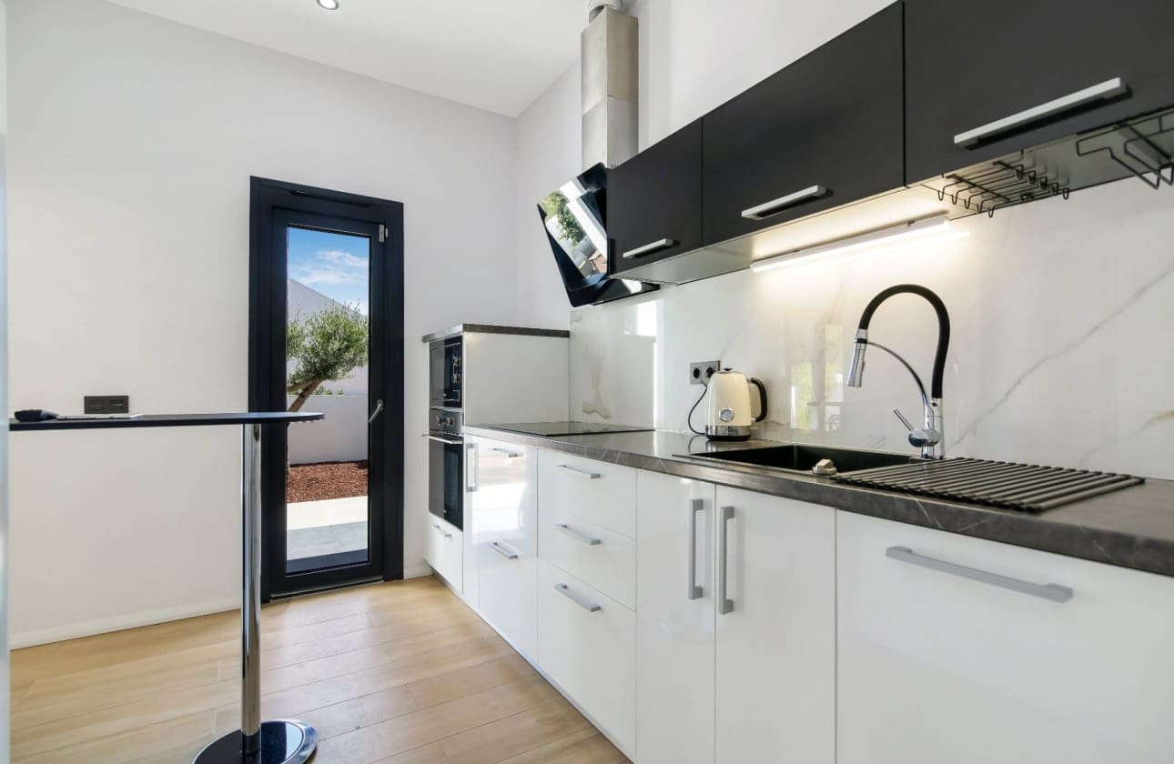 4 sypialnia Willa na sprzedaż w Altea z basenem garażem - 949 000 € (Ref: 9924663)