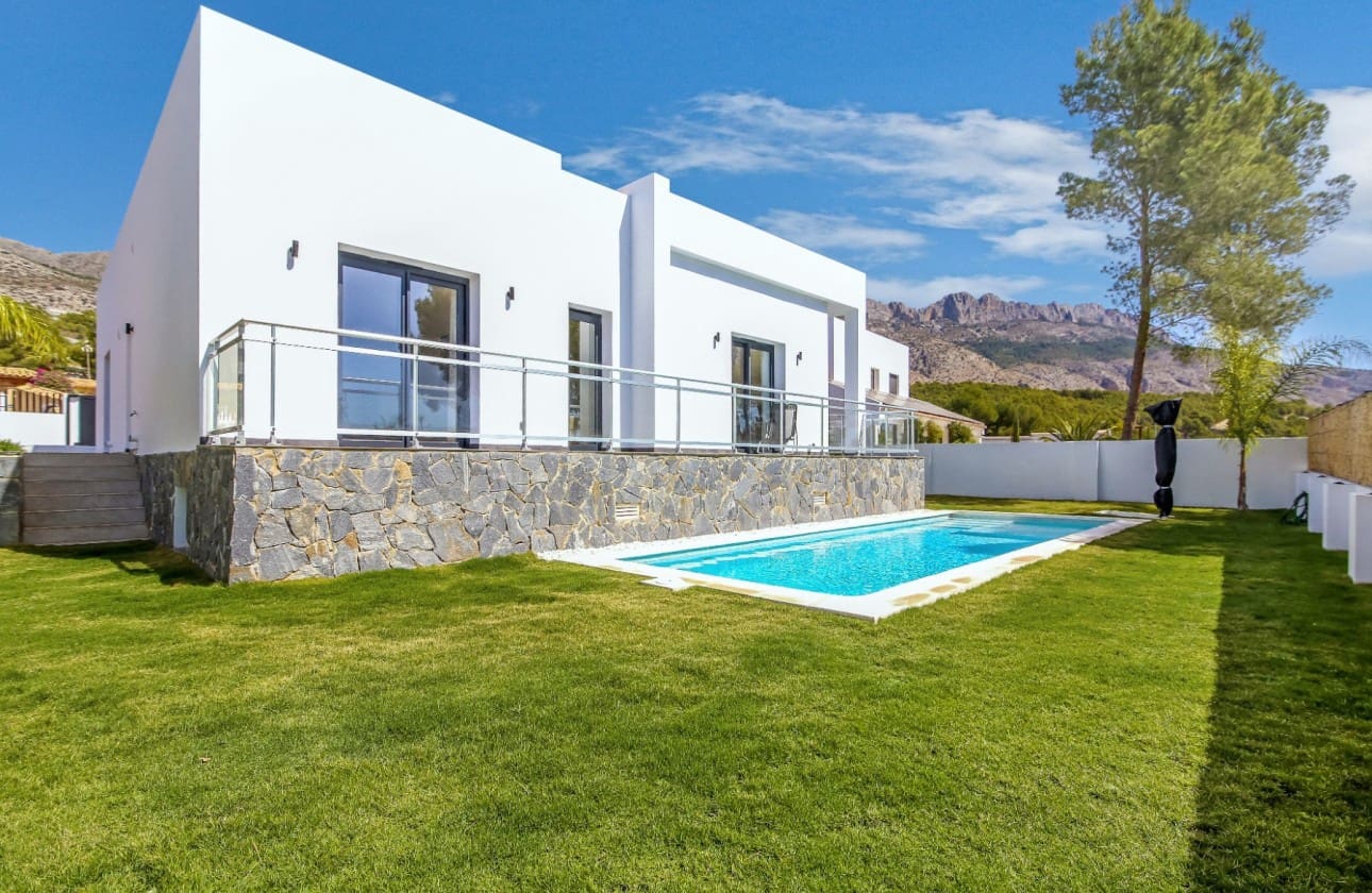 4 sypialnia Willa na sprzedaż w Altea z basenem garażem - 949 000 € (Ref: 9924663)