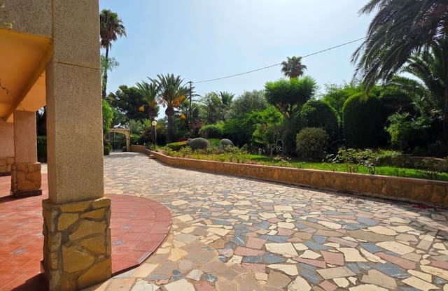 7 slaapkamer Villa te koop in Pueblo - Urbanizaciones, Alfaz del Pi / L'Alfàs del Pi met zwembad garage - € 1.049.900 (Ref: 9964558)
