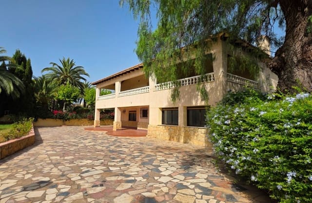 7 slaapkamer Villa te koop in Pueblo - Urbanizaciones, Alfaz del Pi / L'Alfàs del Pi met zwembad garage - € 1.049.900 (Ref: 9964558)