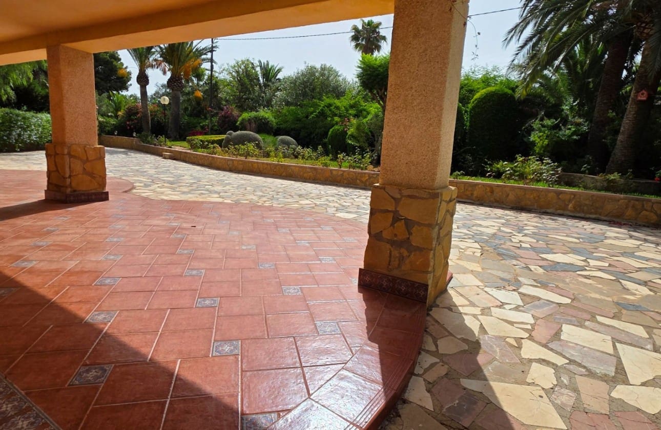 7 bedroom Finca/Country House for sale in Alfaz del Pi / L'Alfas del Pi with pool garage - € 1,049,900 (Ref: 9964559)