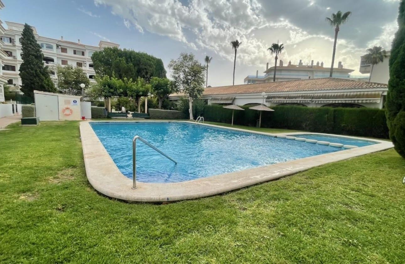 2 soveværelse Lejlighed til salg i Albir med swimmingpool garage - € 350.000 (Ref: 9964888)