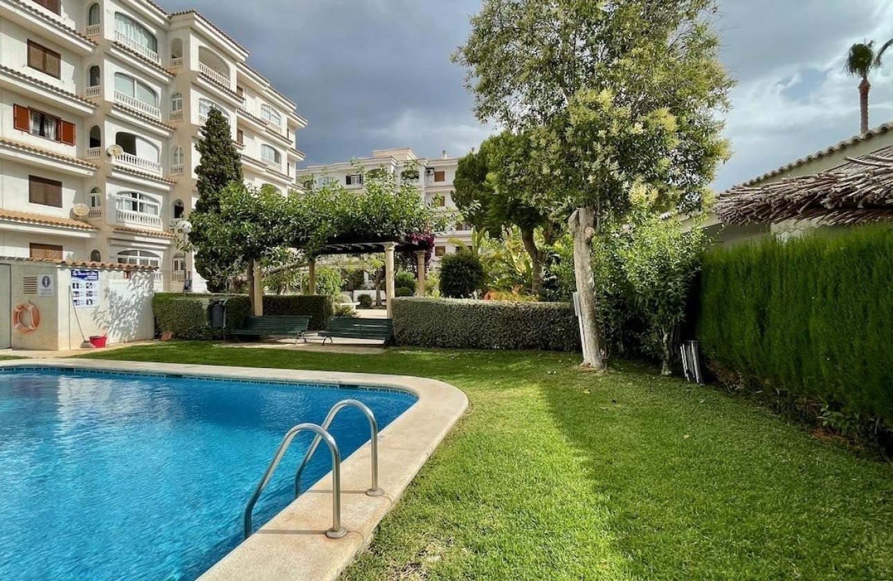 2 soveværelse Lejlighed til salg i Albir med swimmingpool garage - € 350.000 (Ref: 9964888)