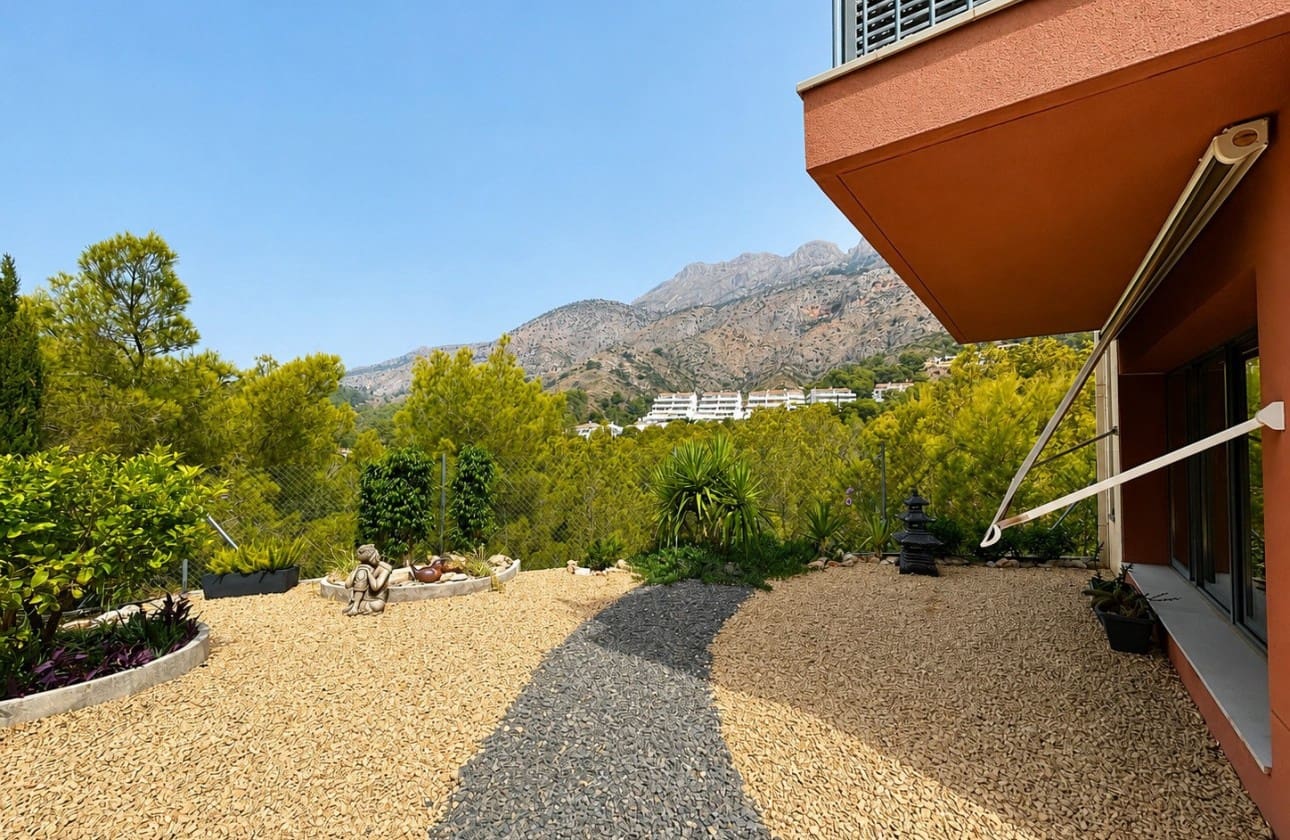 3 soverom Villa til salgs i Altea la Vella med svømmebasseng garasje - € 585 000 (Ref: 9999479)