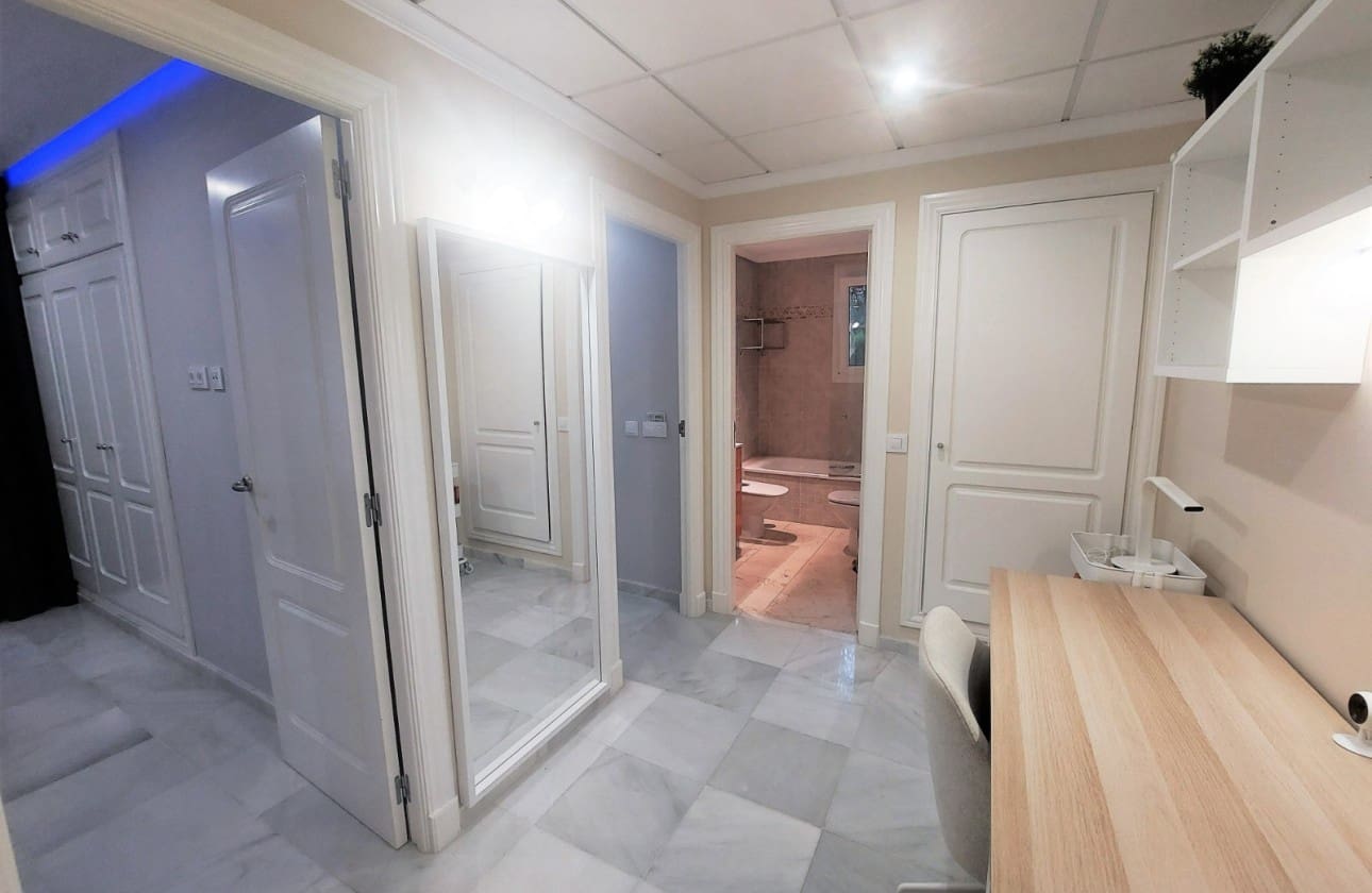 Apartamento de 3 habitaciones en Altea en venta con piscina garaje - 690.000 € (Ref: 9999480)