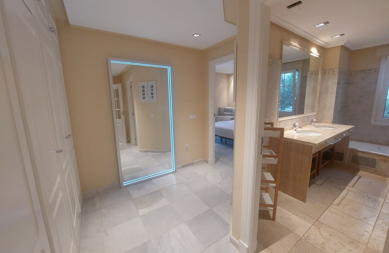 Apartamento de 3 habitaciones en Altea en venta con piscina garaje - 690.000 € (Ref: 9999480)