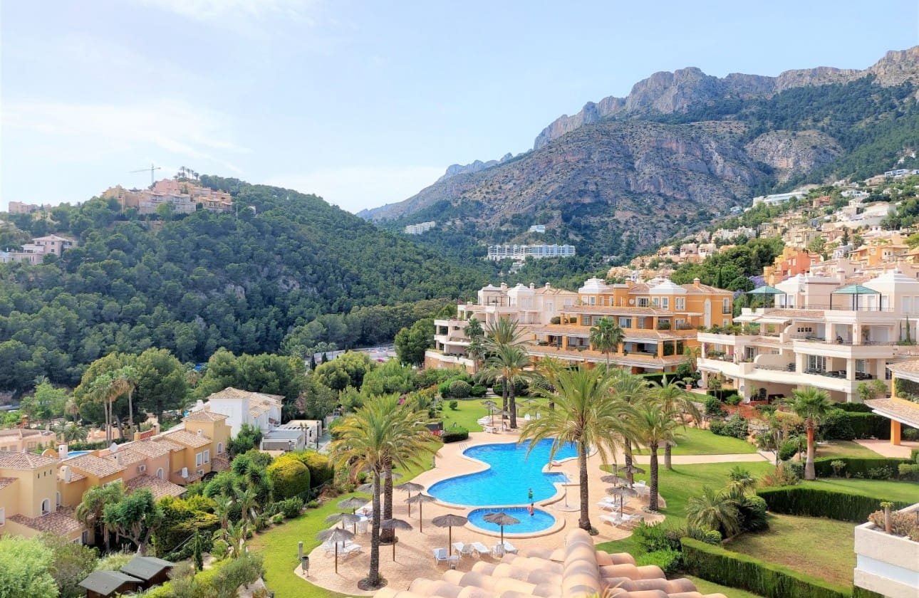 Apartamento de 3 habitaciones en Altea en venta con piscina garaje - 690.000 € (Ref: 9999480)