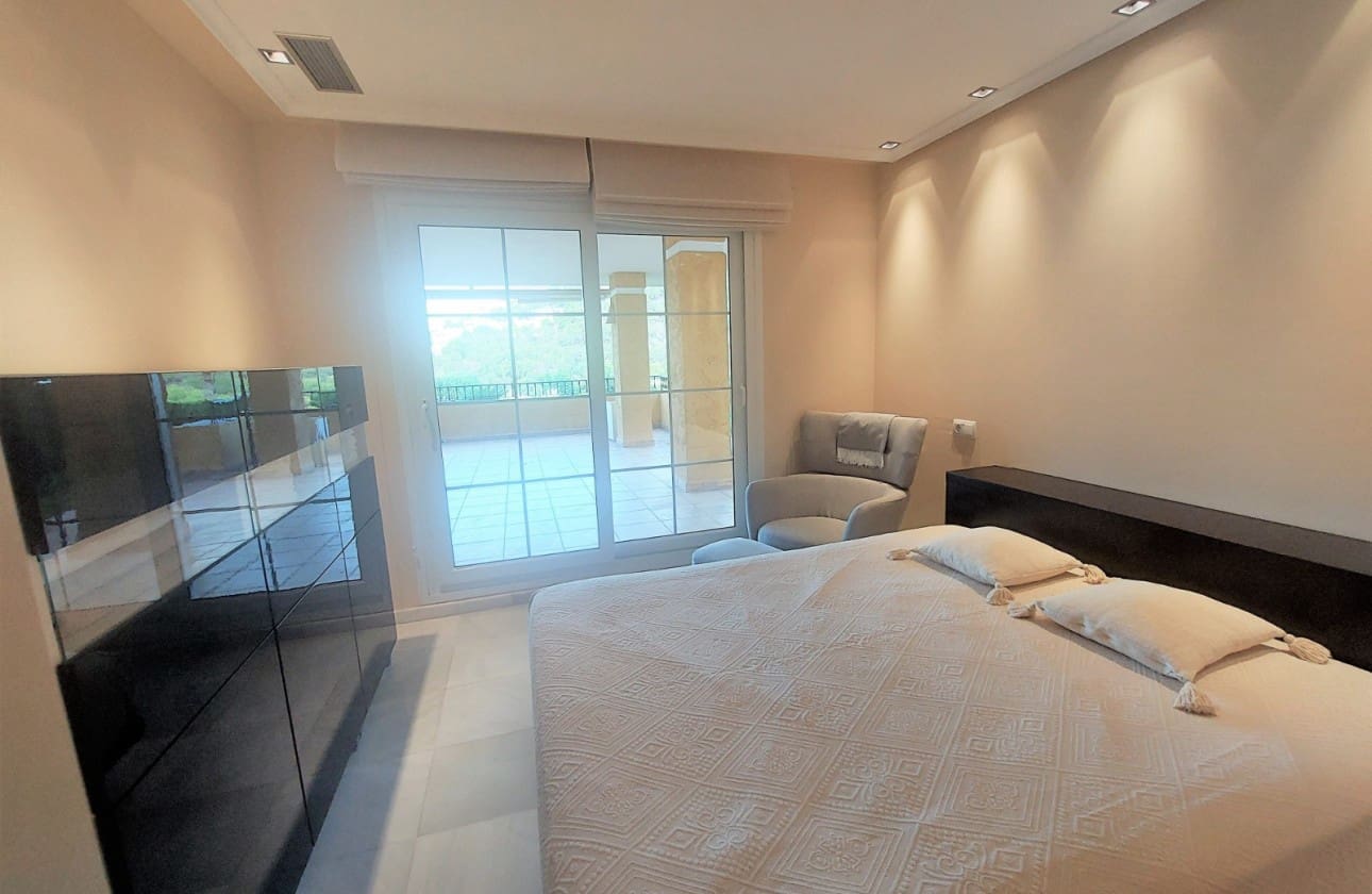 Apartamento de 3 habitaciones en Altea en venta con piscina garaje - 690.000 € (Ref: 9999480)