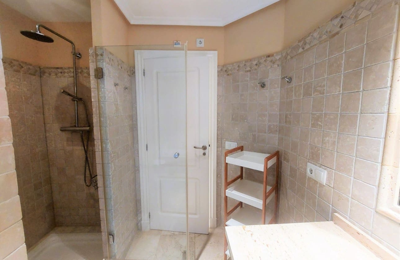 Apartamento de 3 habitaciones en Altea en venta con piscina garaje - 690.000 € (Ref: 9999480)