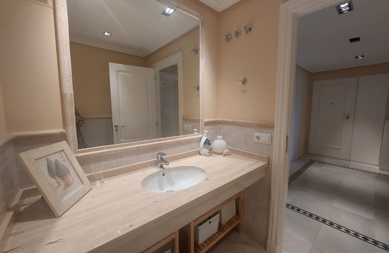 Apartamento de 3 habitaciones en Altea en venta con piscina garaje - 690.000 € (Ref: 9999480)