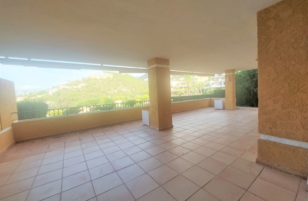 Apartamento de 3 habitaciones en Altea en venta con piscina garaje - 690.000 € (Ref: 9999480)