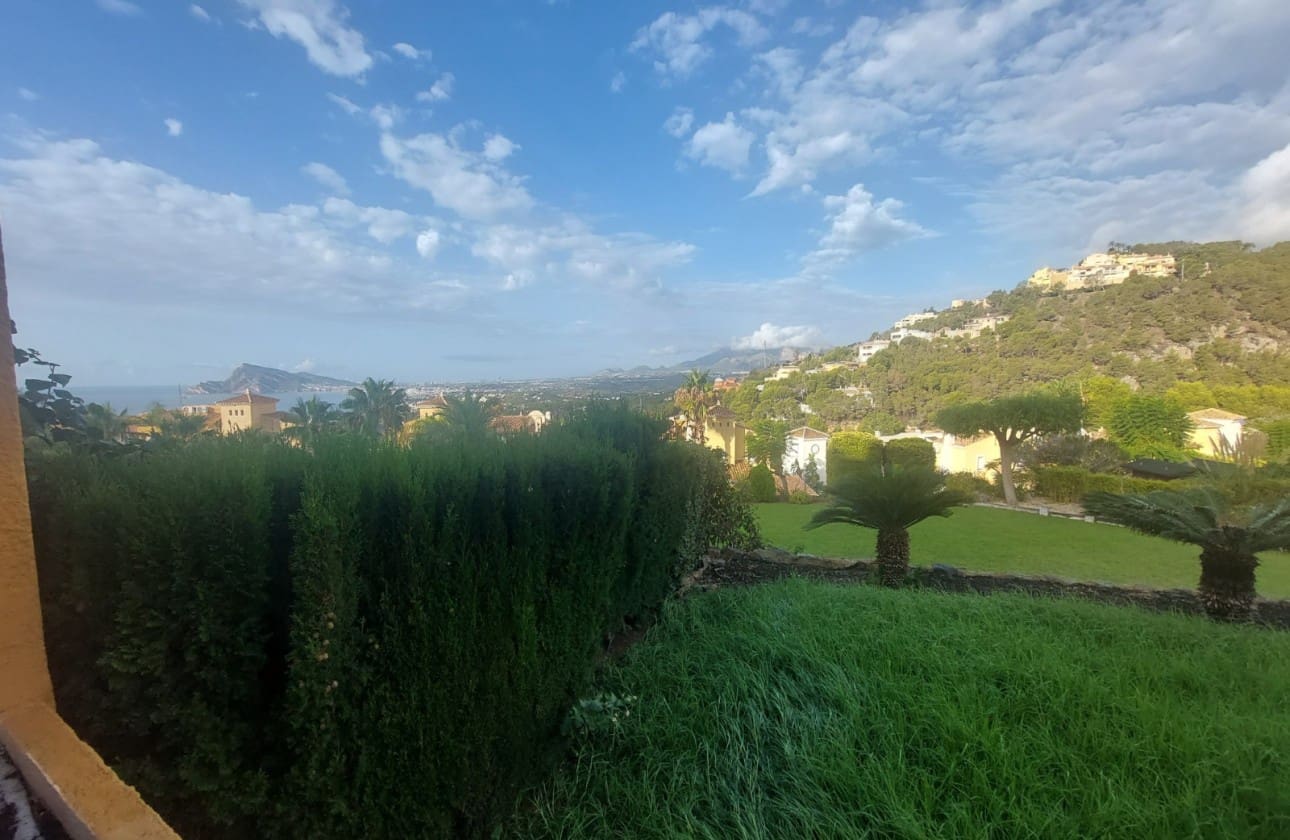 Apartamento de 3 habitaciones en Altea en venta con piscina garaje - 690.000 € (Ref: 9999480)