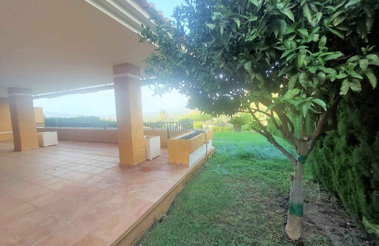 Apartamento de 3 habitaciones en Altea en venta con piscina garaje - 690.000 € (Ref: 9999480)