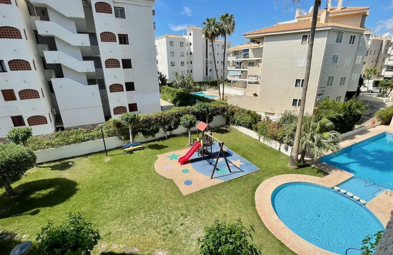 Apartamento de 2 habitaciones en Albir en venta con piscina garaje - 365.000 € (Ref: 9999481)