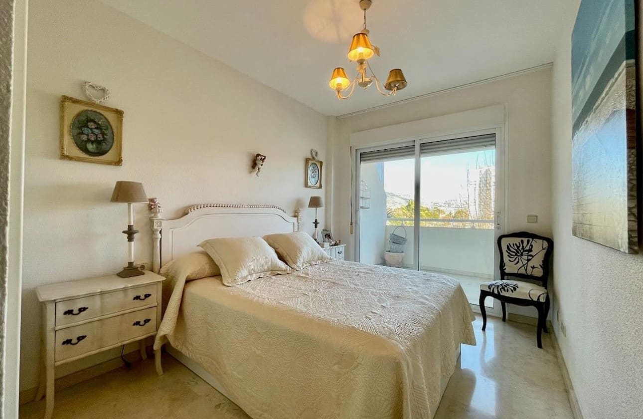 Apartamento de 2 habitaciones en Albir en venta con piscina garaje - 365.000 € (Ref: 9999481)