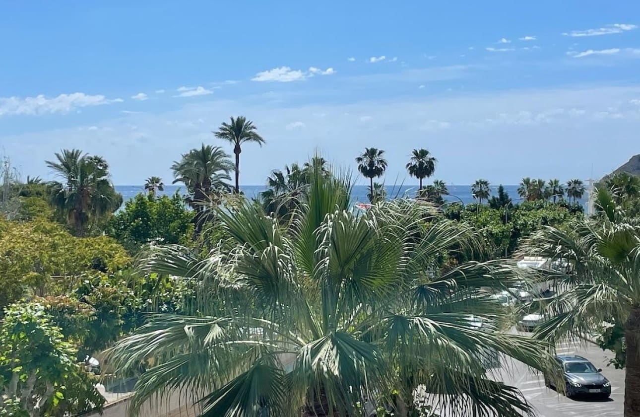 Apartamento de 2 habitaciones en Albir en venta con piscina garaje - 365.000 € (Ref: 9999481)