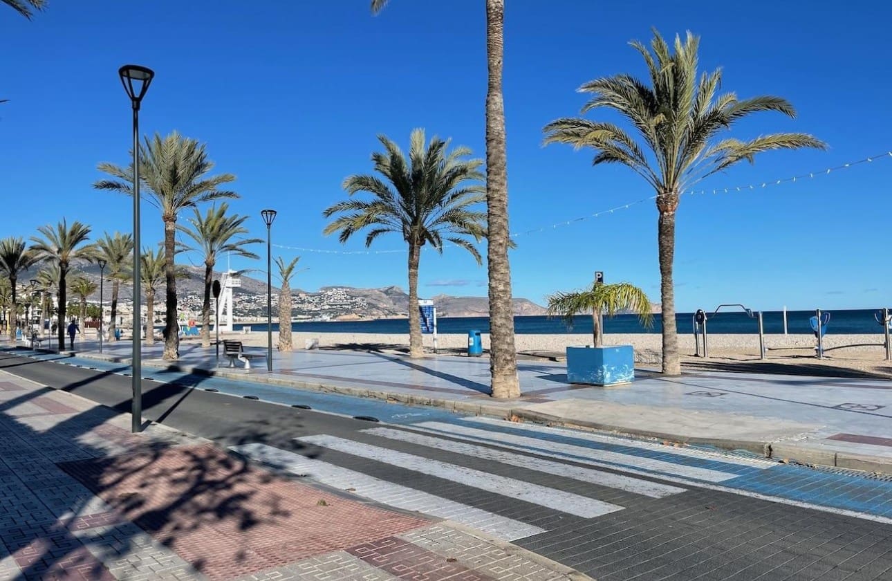 Apartamento de 2 habitaciones en Albir en venta con piscina garaje - 365.000 € (Ref: 9999481)