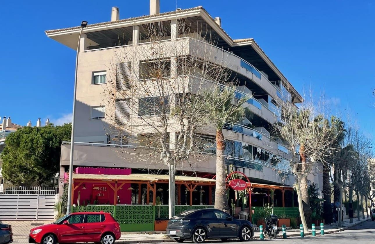 Apartamento de 2 habitaciones en Albir en venta con piscina garaje - 365.000 € (Ref: 9999481)