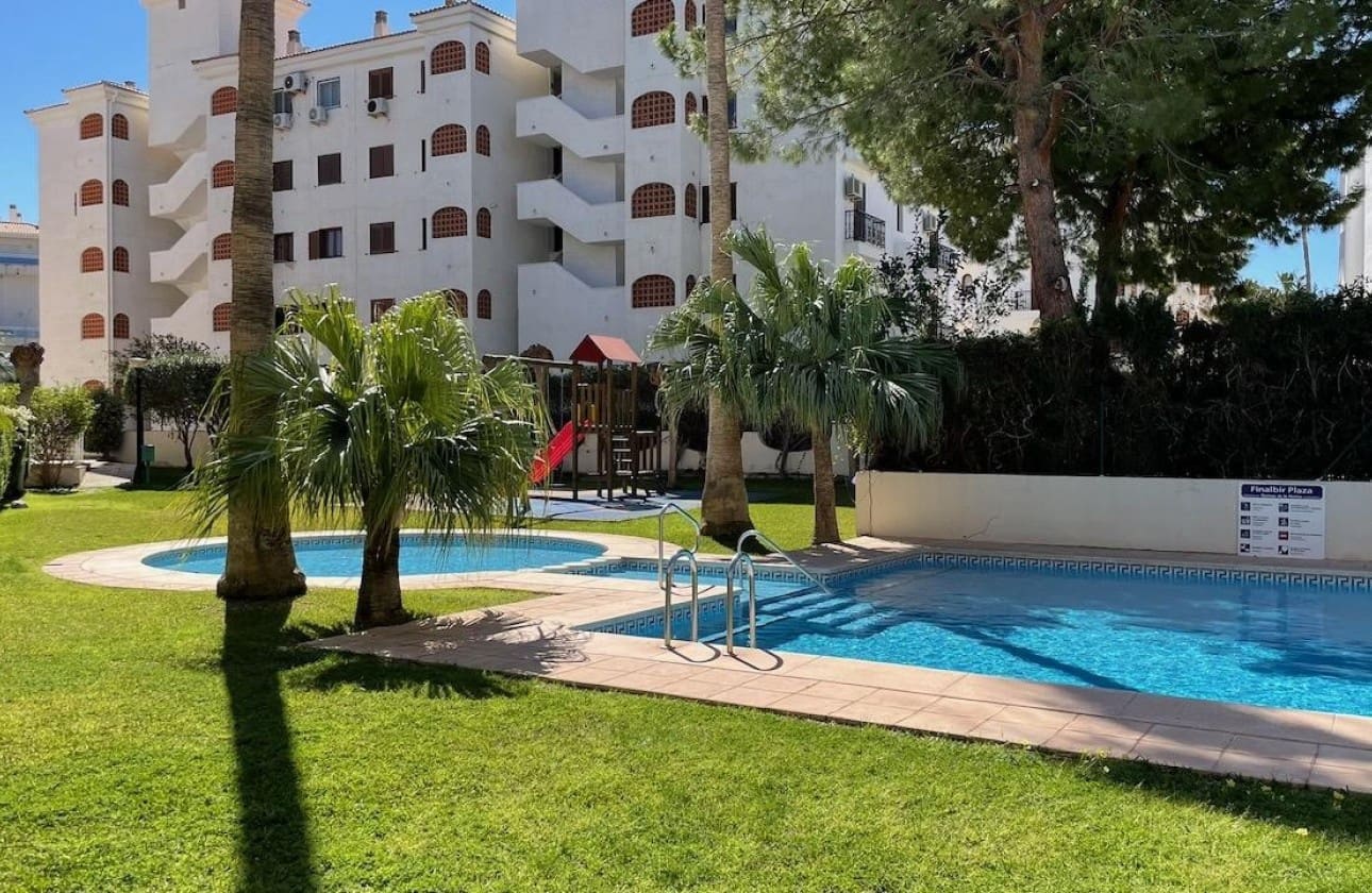 Apartamento de 2 habitaciones en Albir en venta con piscina garaje - 365.000 € (Ref: 9999481)