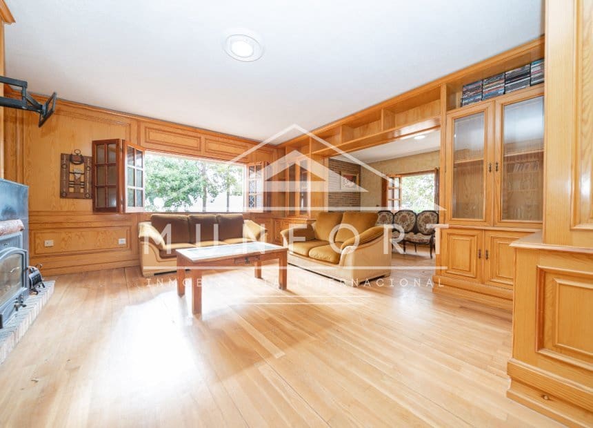 5 soverom Finca/Herregård til salgs i Miranda med svømmebasseng - € 799 000 (Ref: 10004824)