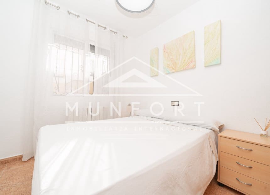 6 soverom Rekkehus til salgs i Los Altos med svømmebasseng - € 279 990 (Ref: 10014871)
