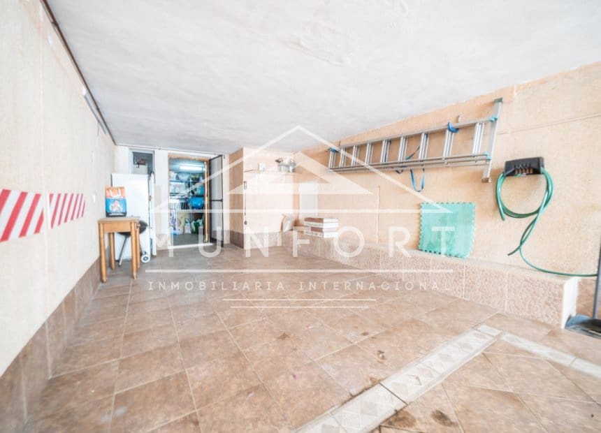 6 soverom Rekkehus til salgs i Los Altos med svømmebasseng - € 279 990 (Ref: 10014871)