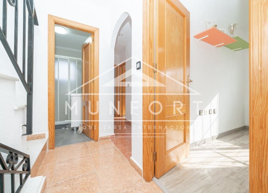 6 soverom Rekkehus til salgs i Los Altos med svømmebasseng - € 279 990 (Ref: 10014871)