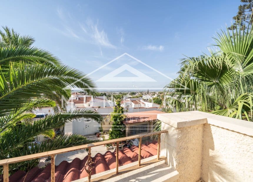 3 slaapkamer Villa te koop in Ciudad Quesada met zwembad - € 549.000 (Ref: 10019546)