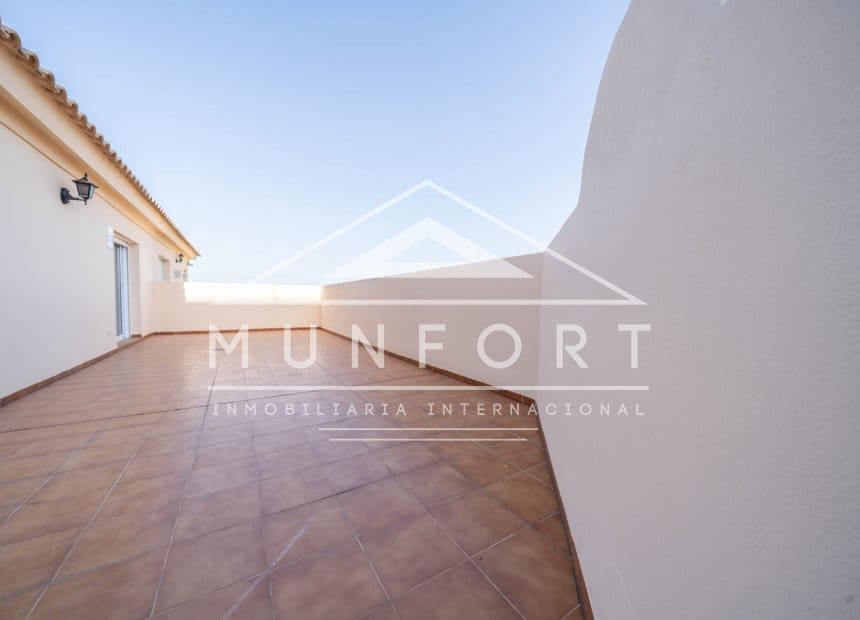 4 bedroom Apartment for sale in San Javier with pool - € 185,000 (Ref: 10023160)