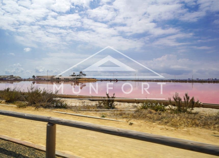3 soveværelse Byhus til salg i San Pedro del Pinatar med swimmingpool - € 379.000 (Ref: 10026183)