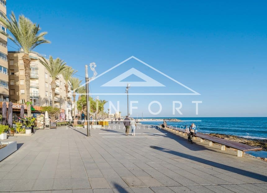 2 sovrum Lägenhet till salu i Torrevieja - 183 000 € (Ref: 10029831)