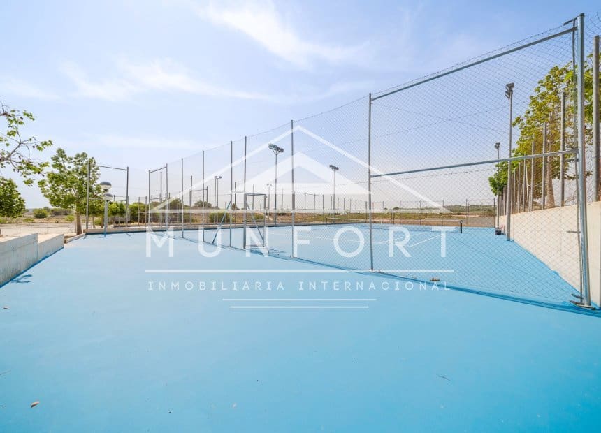 2 chambre Bungalow à vendre à San Miguel de Salinas avec piscine - 339 000 € (Ref: 10031025)