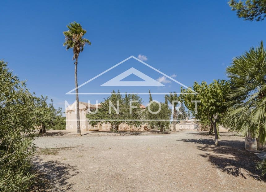 6 soverom Villa til salgs i Balsicas med garasje - € 879 900 (Ref: 10039347)