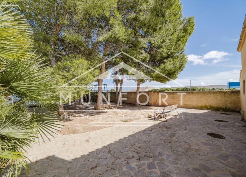 6 soverom Villa til salgs i Balsicas med garasje - € 879 900 (Ref: 10039347)