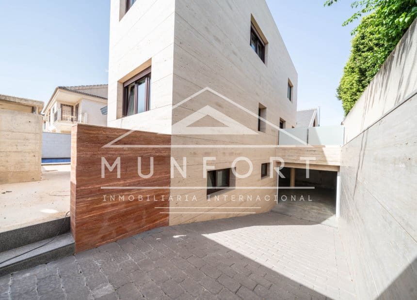 3 bedroom Villa for sale in San Javier with pool garage - € 569,000 (Ref: 10039979)