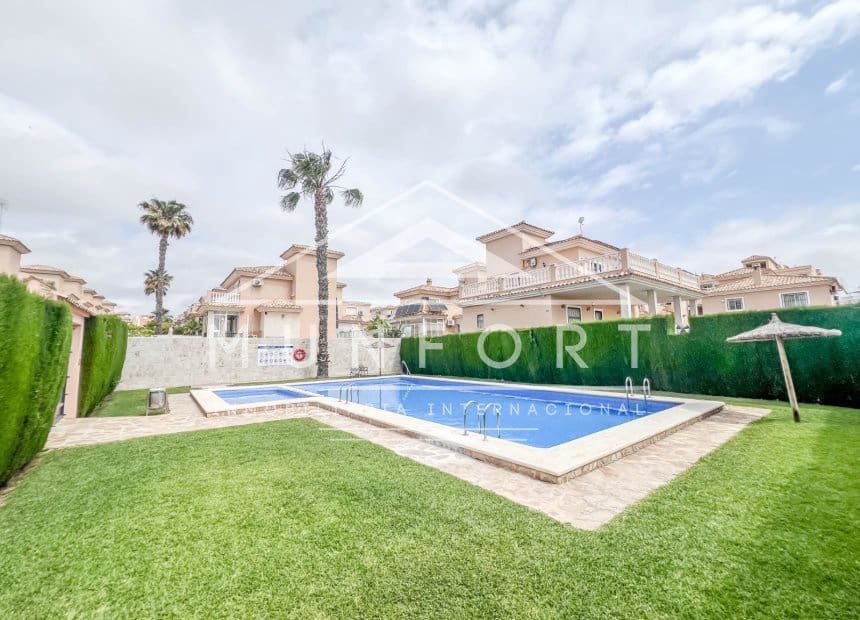 3 Zimmer Villa zu verkaufen in Orihuela Costa mit Pool Garage - 319.900 € (Ref: 10044113)