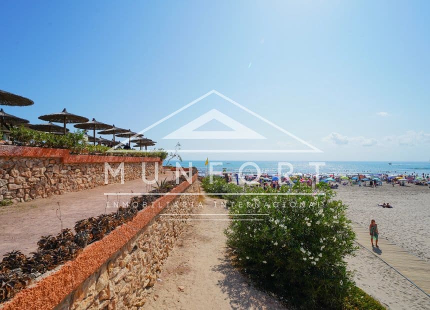 3 Zimmer Villa zu verkaufen in Orihuela Costa mit Pool Garage - 319.900 € (Ref: 10044113)