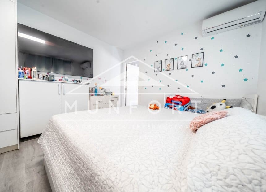 6 Zimmer Gewerbe zu verkaufen in Pilar de la Horadada mit Garage - 349.900 € (Ref: 10044114)