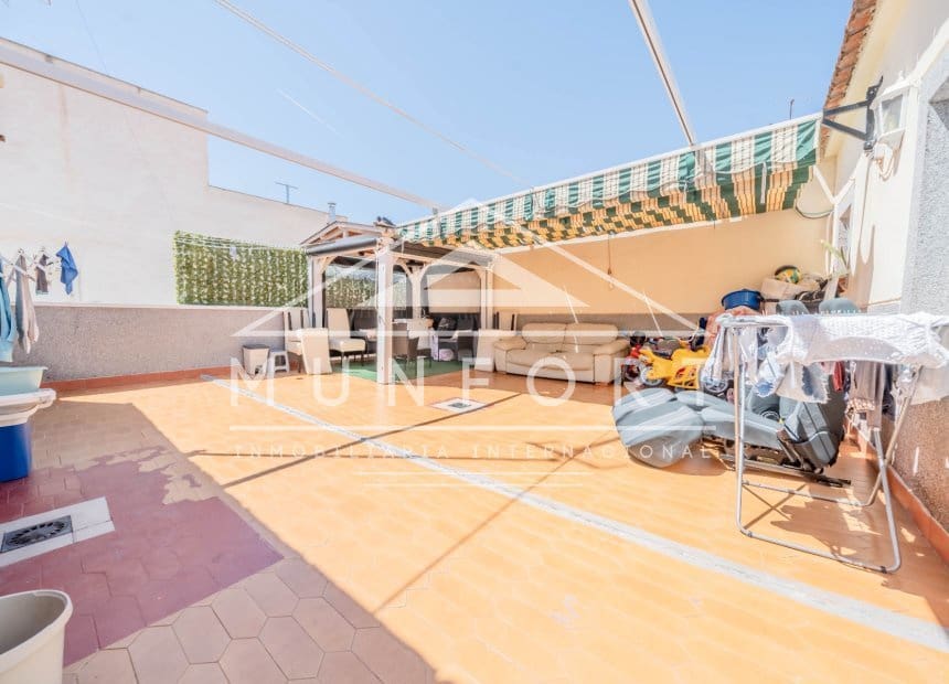 6 Zimmer Gewerbe zu verkaufen in Pilar de la Horadada mit Garage - 349.900 € (Ref: 10044114)