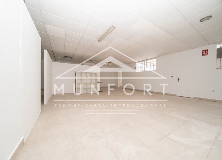 6 Zimmer Gewerbe zu verkaufen in Pilar de la Horadada mit Garage - 349.900 € (Ref: 10044114)