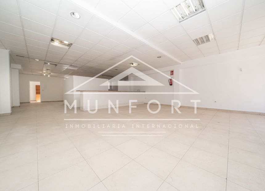 6 Zimmer Gewerbe zu verkaufen in Pilar de la Horadada mit Garage - 349.900 € (Ref: 10044114)