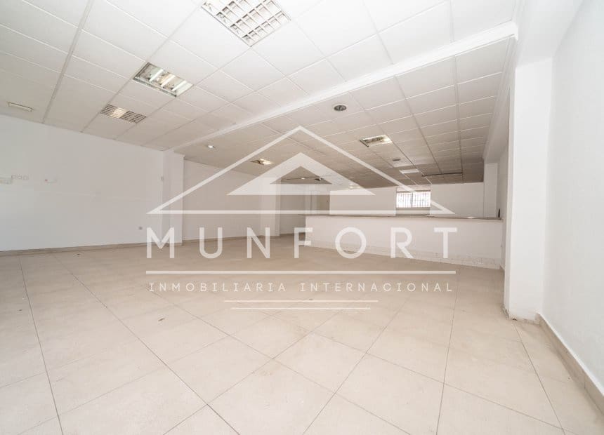 6 Zimmer Gewerbe zu verkaufen in Pilar de la Horadada mit Garage - 349.900 € (Ref: 10044114)