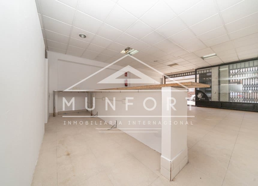 6 Zimmer Gewerbe zu verkaufen in Pilar de la Horadada mit Garage - 349.900 € (Ref: 10044114)