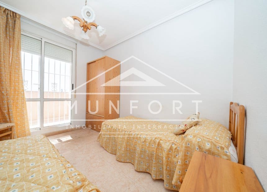 3 makuuhuone Kattohuoneisto myytävänä paikassa Torrevieja mukana uima-altaan - 219 000 € (Ref: 10045776)