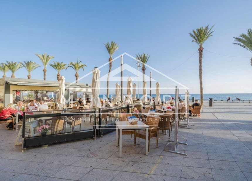 3 makuuhuone Kattohuoneisto myytävänä paikassa Torrevieja mukana uima-altaan - 219 000 € (Ref: 10045776)